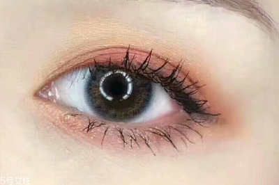 非离子美瞳含水量高吗