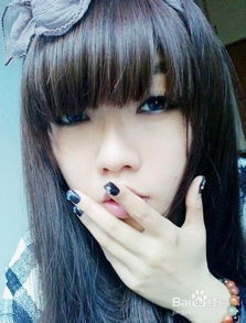 紫色美瞳图片