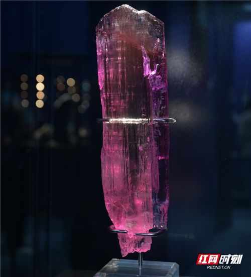 组图 珠光宝气 各类精品宝玉石令人目不暇接