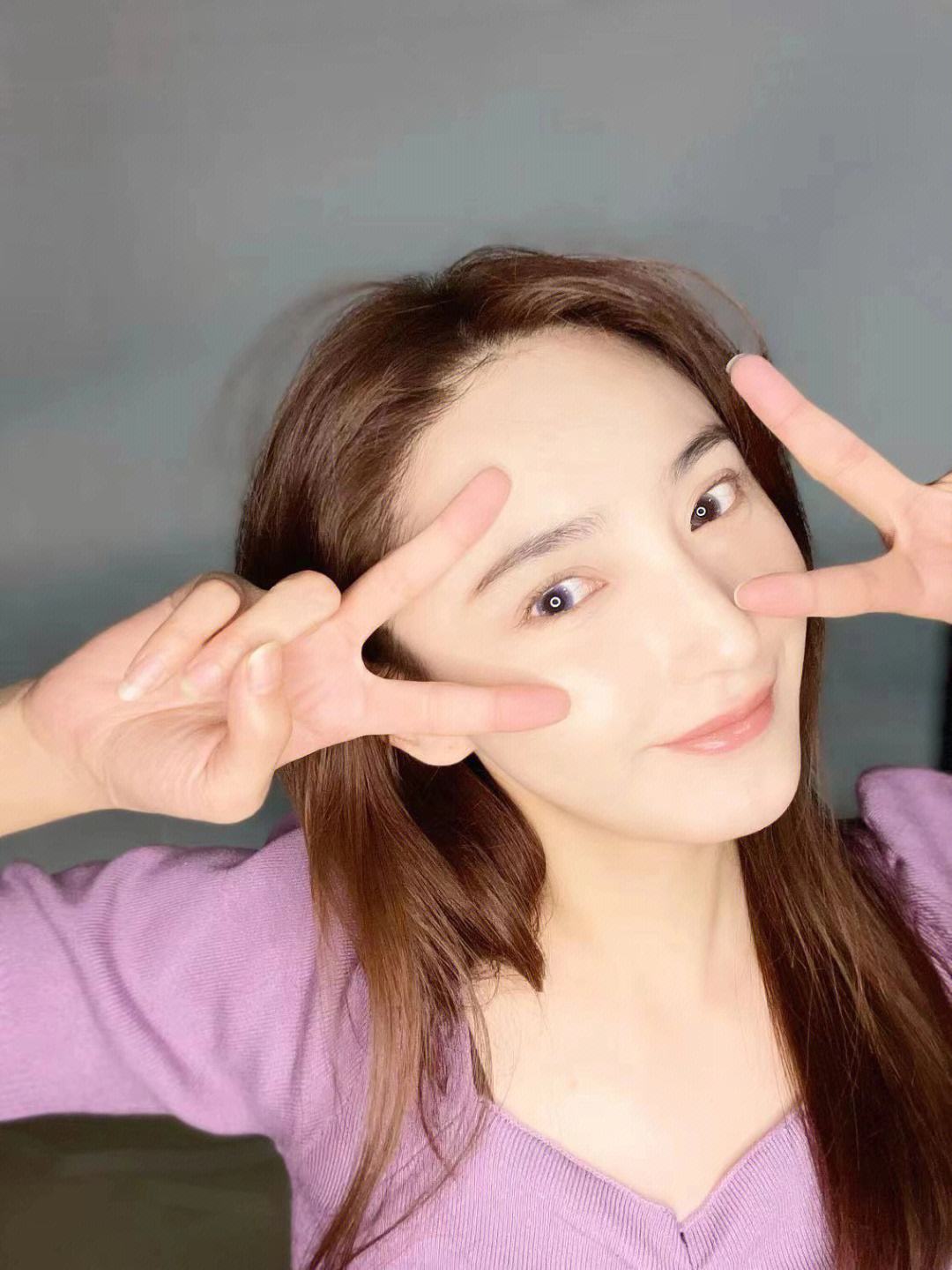 探索艾晓琪推荐的美瞳系列 色彩之美，尽在眼底